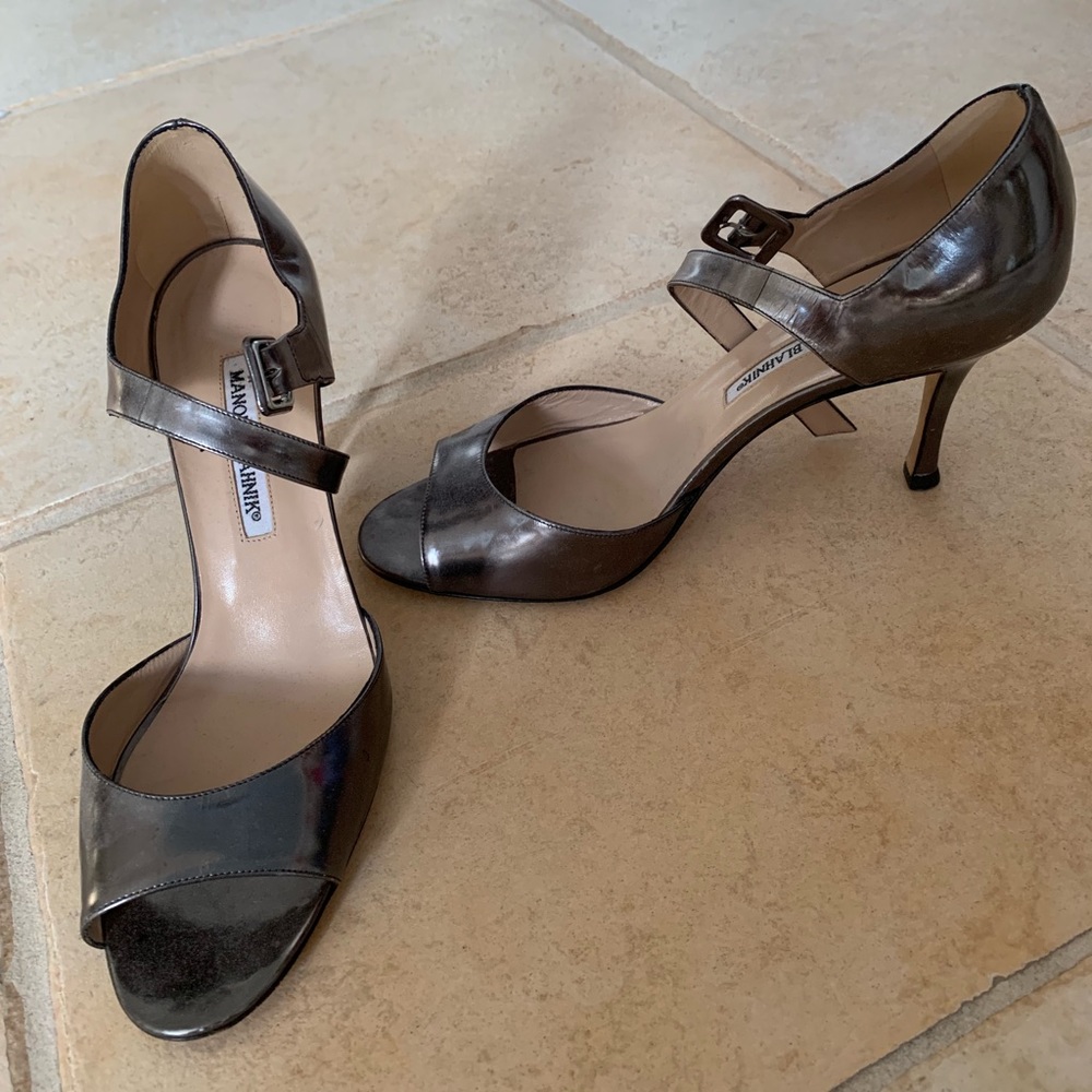 MANOLOS Open toe heels/sandals in a pewter silver